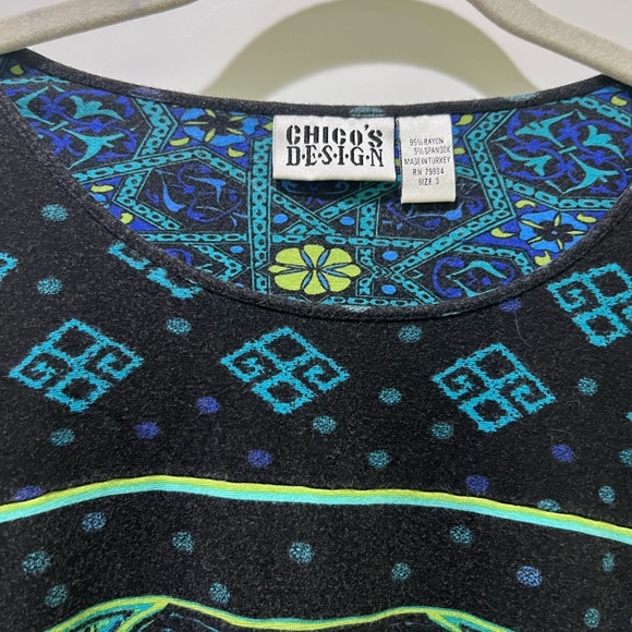 Preowned Chico’s colorful top. Size 3 (L) - Picture 3 of 6